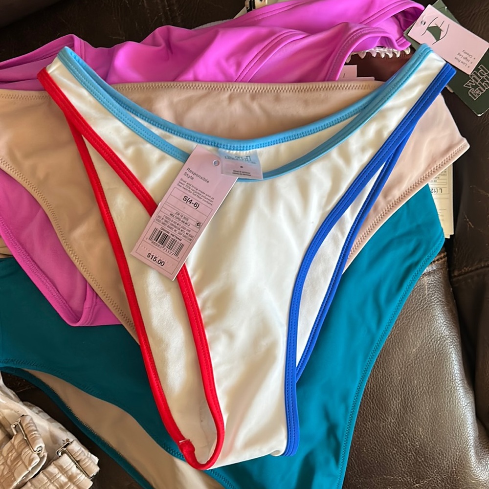 Women’s Contrast Trim Ultra High Leg Extra Cheeky Bikini Bottom - Size S